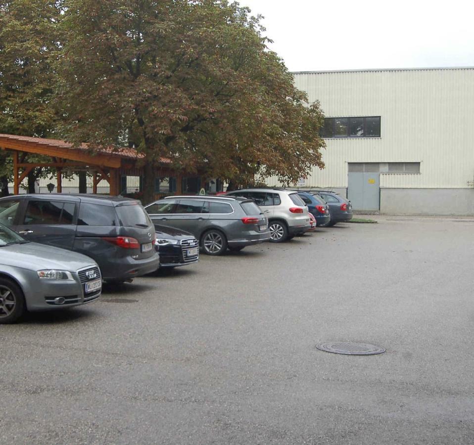 Gasthof Huber Wels Zewnętrze zdjęcie