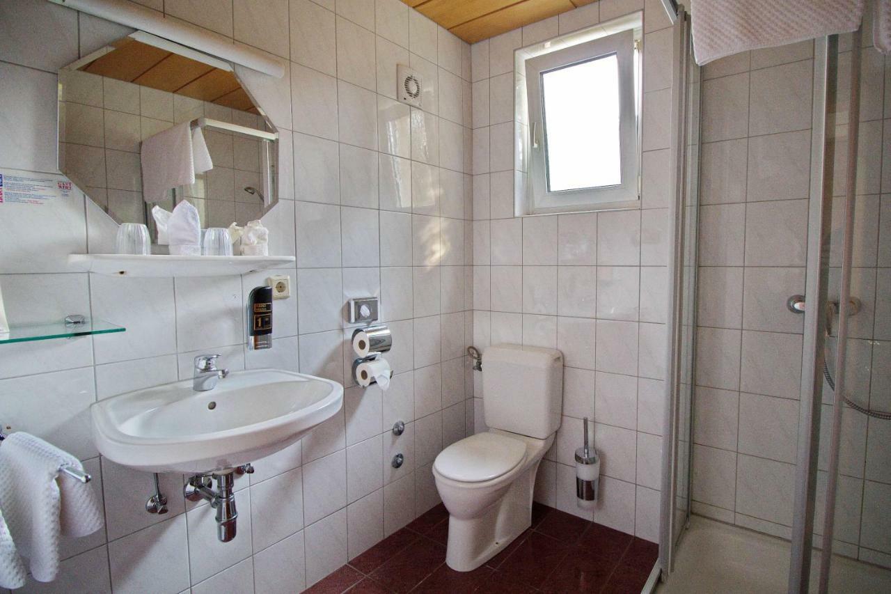 Gasthof Huber Wels Zewnętrze zdjęcie